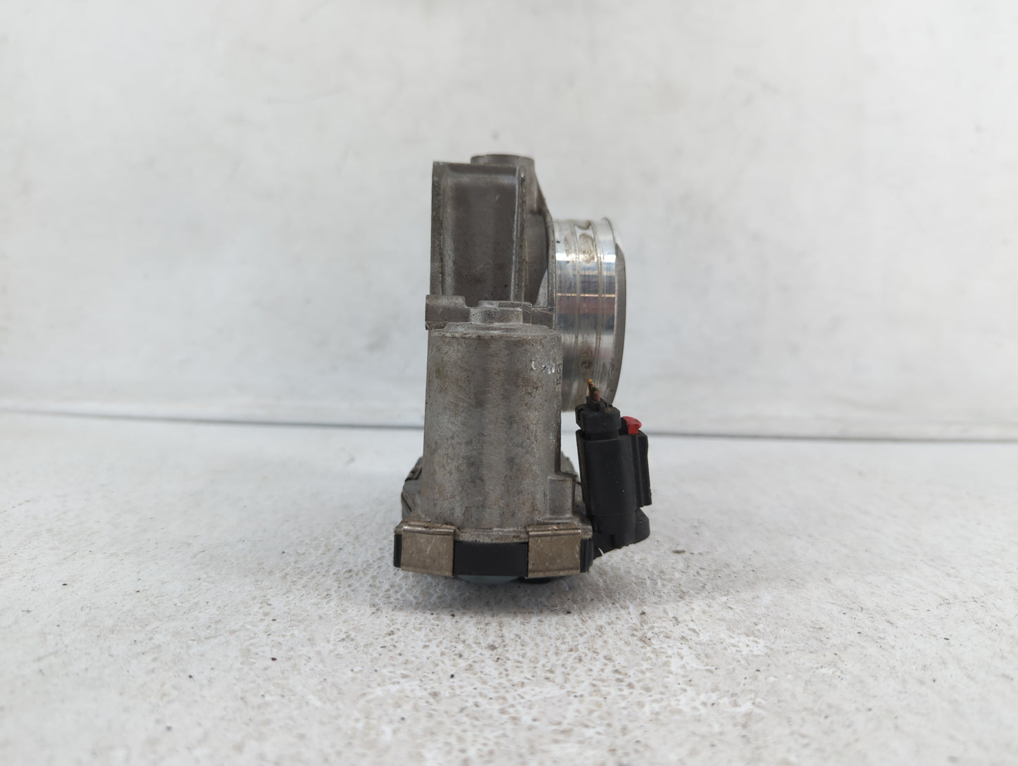 2013-2015 Chevrolet Malibu Throttle Body P/N:12670839AA 12627217DA, 12669073DA Fits Fits 2013 2014 2015 2017 2018 OEM Used A