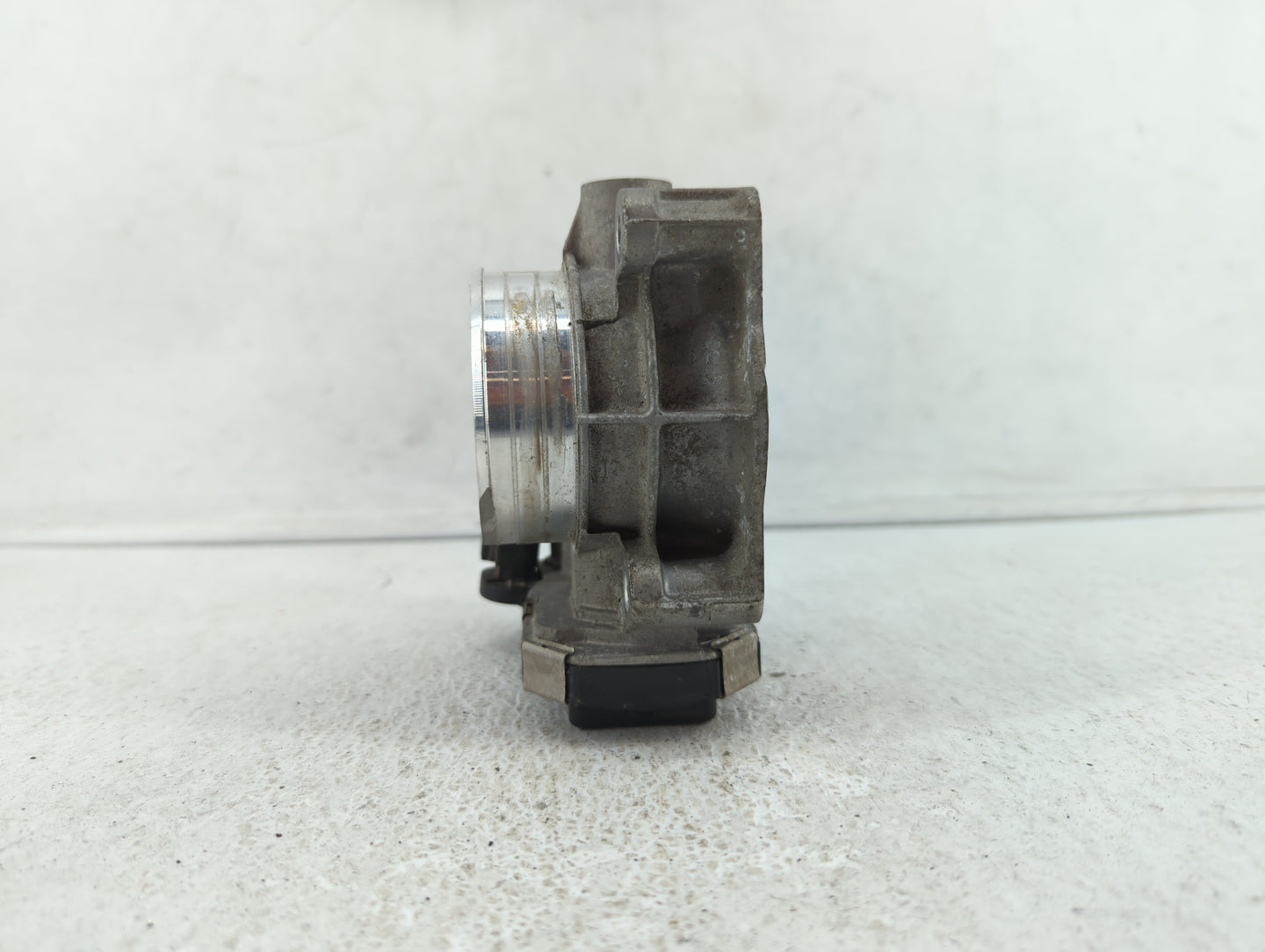 2013-2015 Chevrolet Malibu Throttle Body P/N:12670839AA 12627217DA, 12669073DA Fits Fits 2013 2014 2015 2017 2018 OEM Used A
