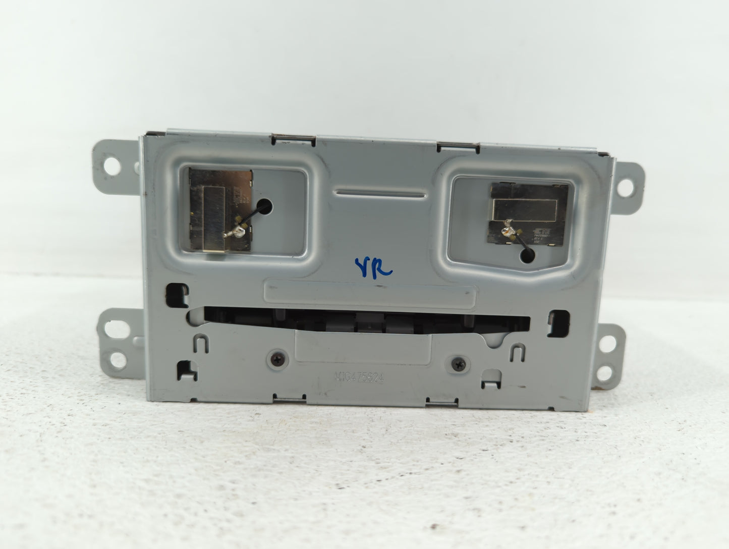 2013-2013 Chevrolet Malibu Am Fm Cd Player Radio Receiver - Oemusedautoparts1.com