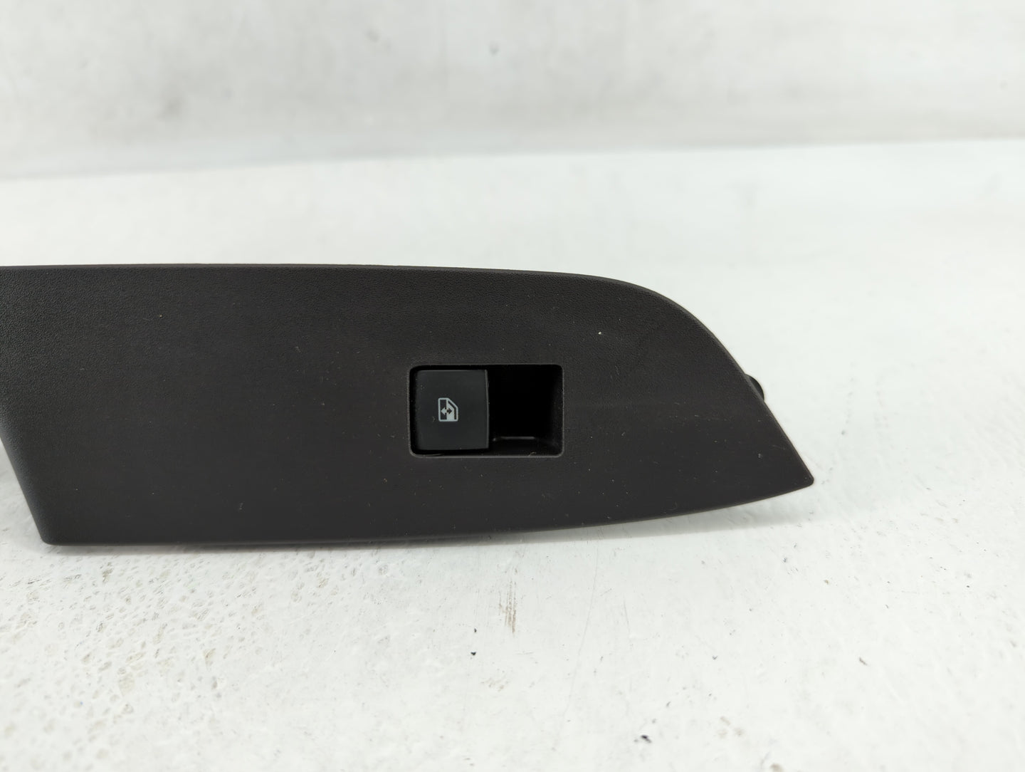 2013-2013 Chevrolet Malibu Passenger Right Power Window Switch - Oemusedautoparts1.com