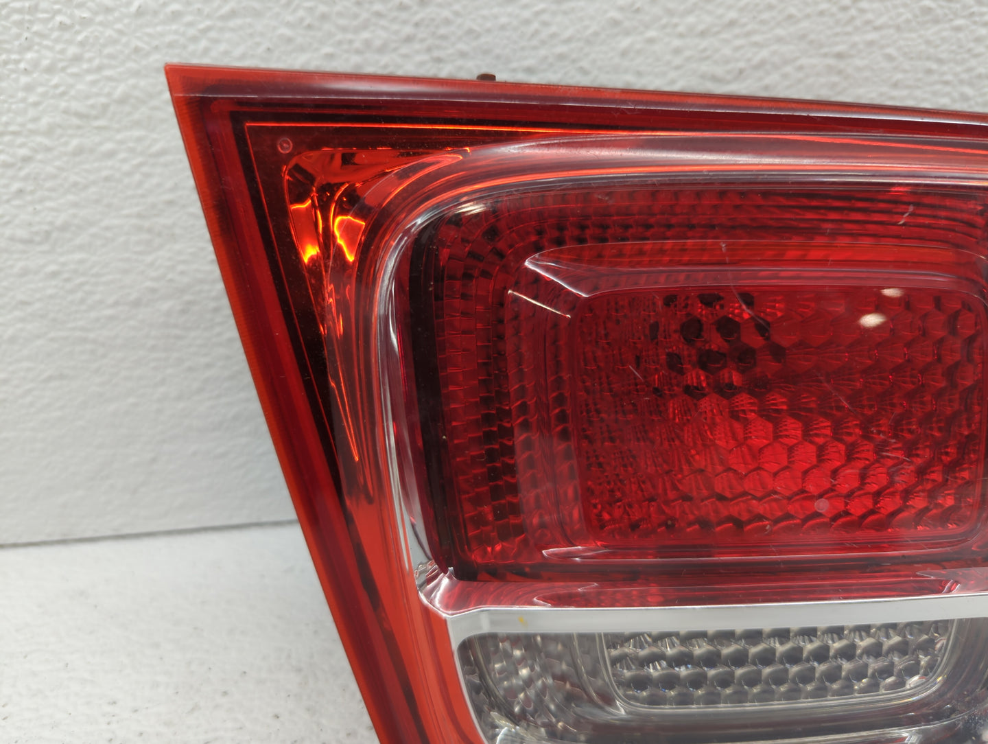 2013-2016 Chevrolet Malibu Tail Light Assembly Driver Left OEM P/N:22871115 22907311 Fits Fits 2013 2014 2015 2016 OEM Used 