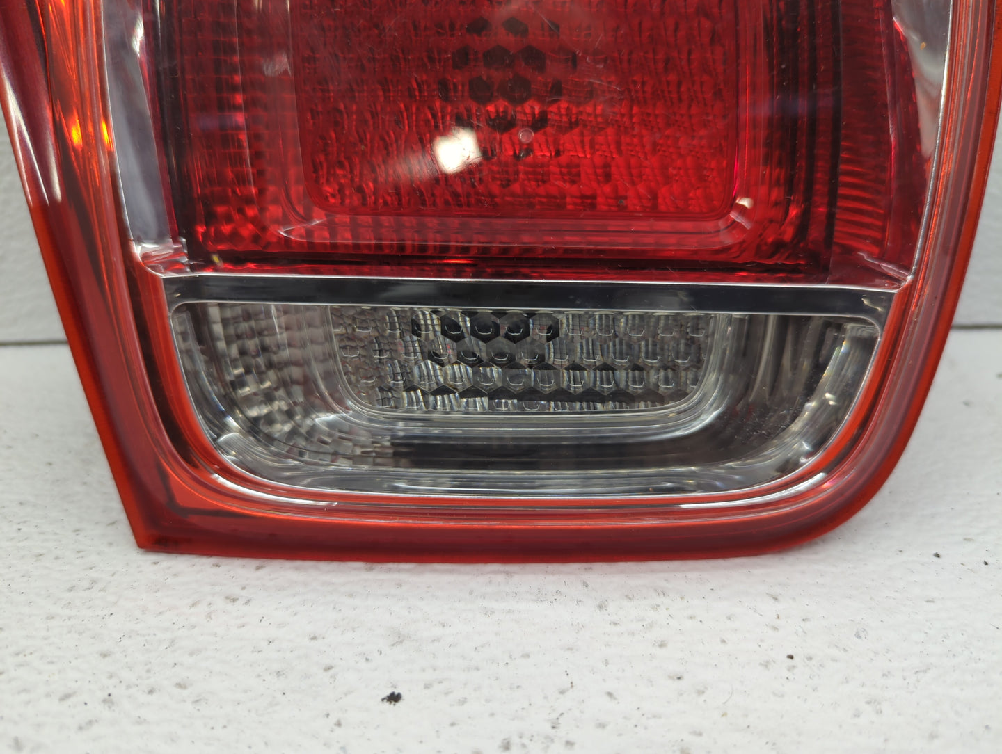 2013-2016 Chevrolet Malibu Tail Light Assembly Driver Left OEM P/N:22871115 22907311 Fits Fits 2013 2014 2015 2016 OEM Used 