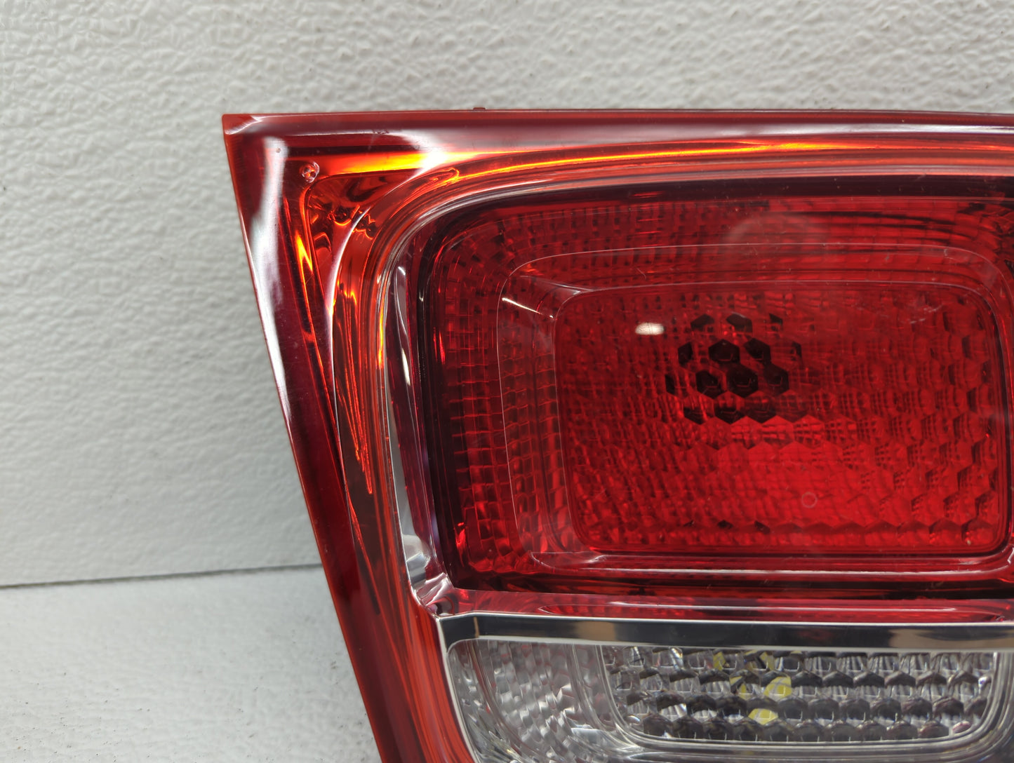 2013-2016 Chevrolet Malibu Tail Light Assembly Driver Left OEM P/N:22907311 Fits Fits 2013 2014 2015 2016 OEM Used Auto Part