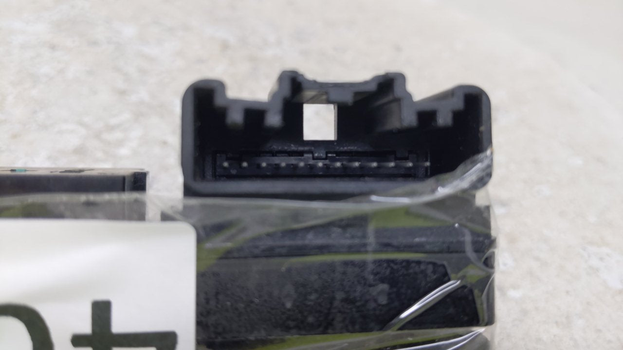 2013 Chevrolet Malibu Master Power Window Switch Replacement Driver Side Left P/N:20917580 Fits OEM Used Auto Parts - Oemuse
