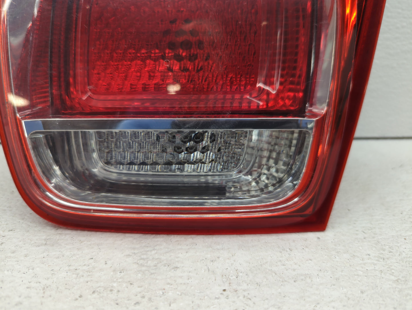 2013-2016 Chevrolet Malibu Tail Light Assembly Passenger Right OEM P/N:22907312 22871116 Fits Fits 2013 2014 2015 2016 OEM U