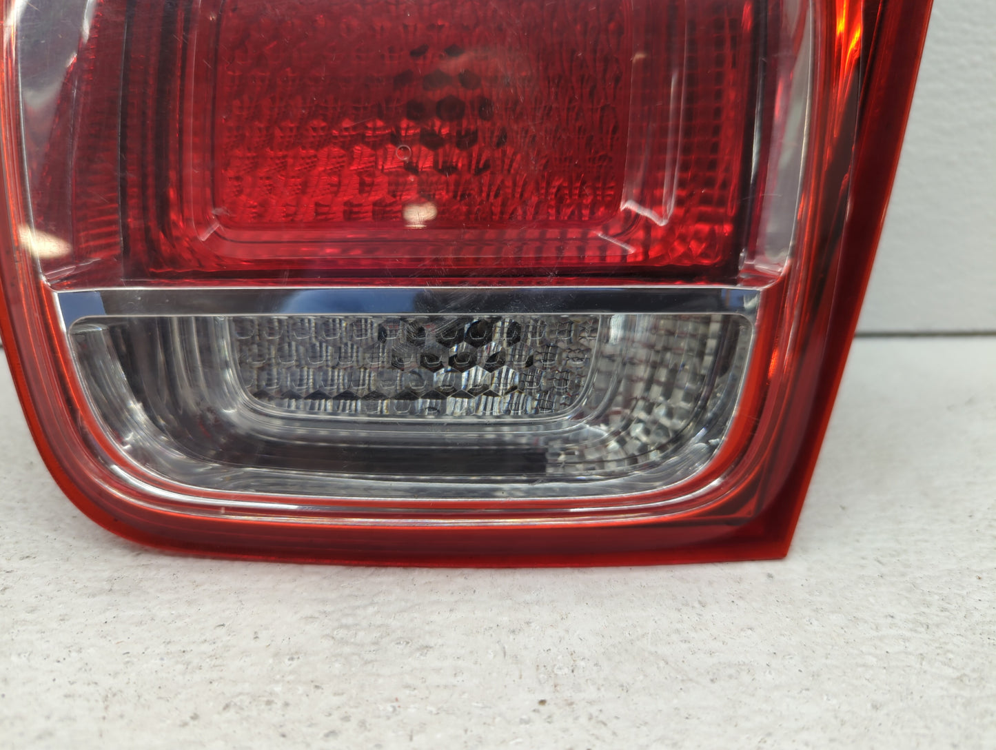 2013-2016 Chevrolet Malibu Tail Light Assembly Passenger Right OEM P/N:22907312 22871116 Fits Fits 2013 2014 2015 2016 OEM U