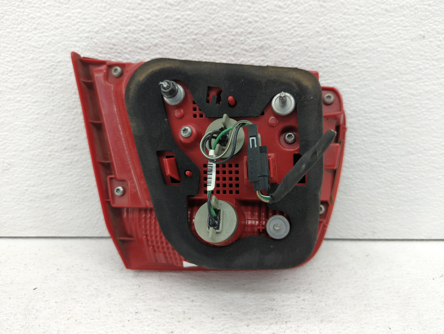 2013-2016 Chevrolet Malibu Tail Light Assembly Passenger Right OEM P/N:22907312 22871116 Fits Fits 2013 2014 2015 2016 OEM U