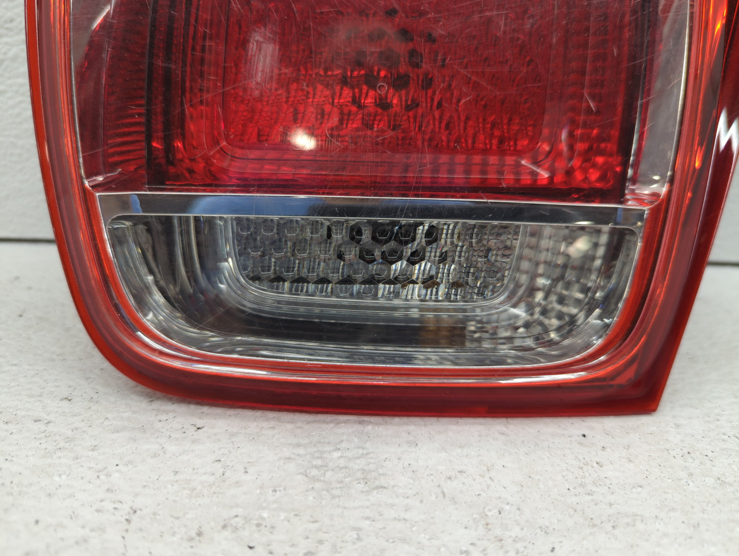 2013-2016 Chevrolet Malibu Tail Light Assembly Passenger Right OEM P/N:22907312 22871116 Fits Fits 2013 2014 2015 2016 OEM U