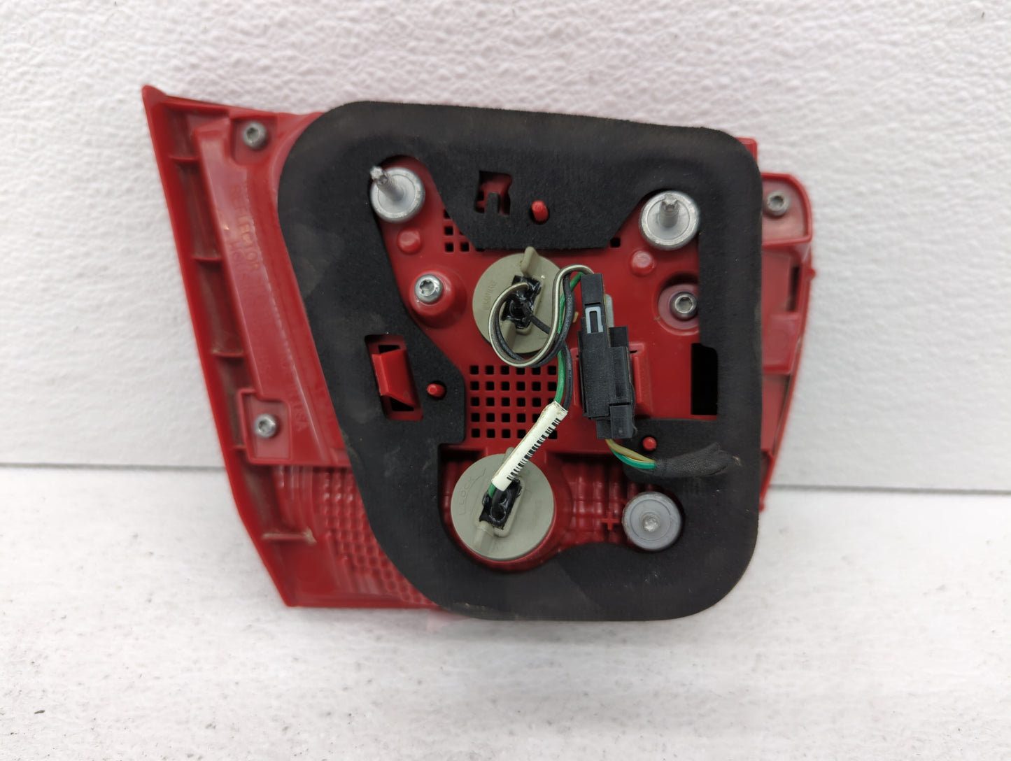 2013-2016 Chevrolet Malibu Tail Light Assembly Passenger Right OEM P/N:22907312 22871116 Fits Fits 2013 2014 2015 2016 OEM U