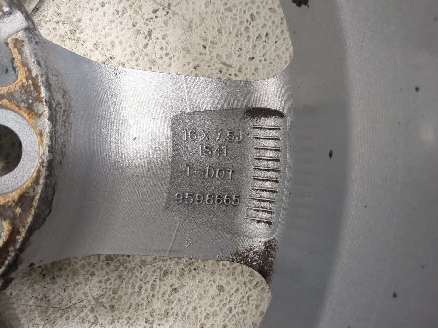 2013-2016 Chevrolet Malibu Oem Wheel Rim 5000924 - Oemusedautoparts1.com