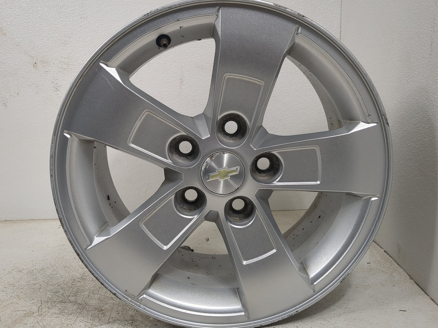 2013-2016 Chevrolet Malibu Oem Wheel Rim 5000925 - Oemusedautoparts1.com