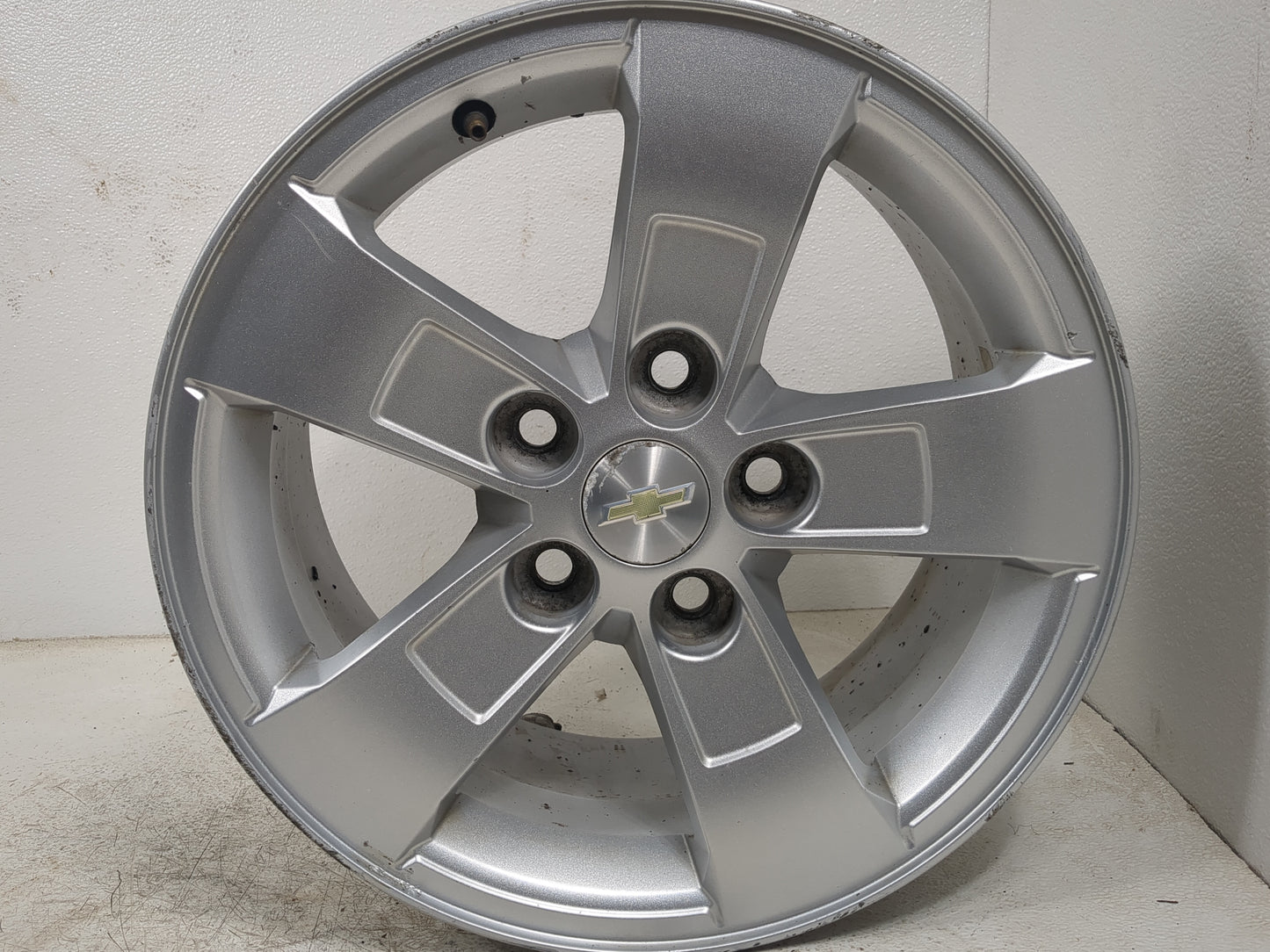 2013-2016 Chevrolet Malibu Oem Wheel Rim 5000925 - Oemusedautoparts1.com