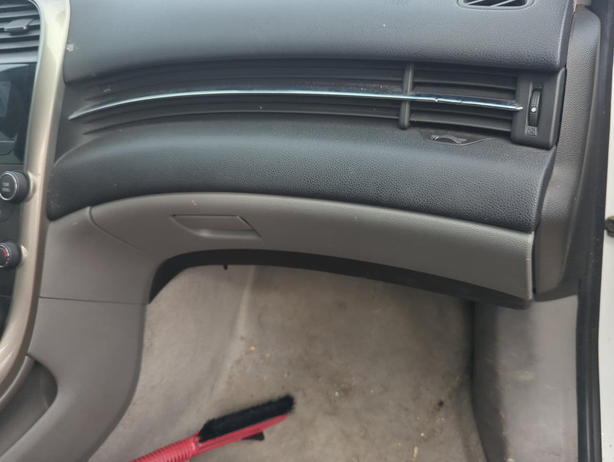 2013 Chevrolet Malibu Passenger Glove Box Door Storage Compartment 5009628 - Oemusedautoparts1.com