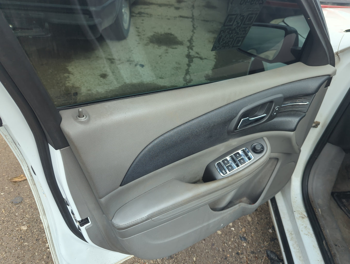 2013 Chevrolet Malibu Front Left Driver Interior Door Panel Trim 5009665 - Oemusedautoparts1.com