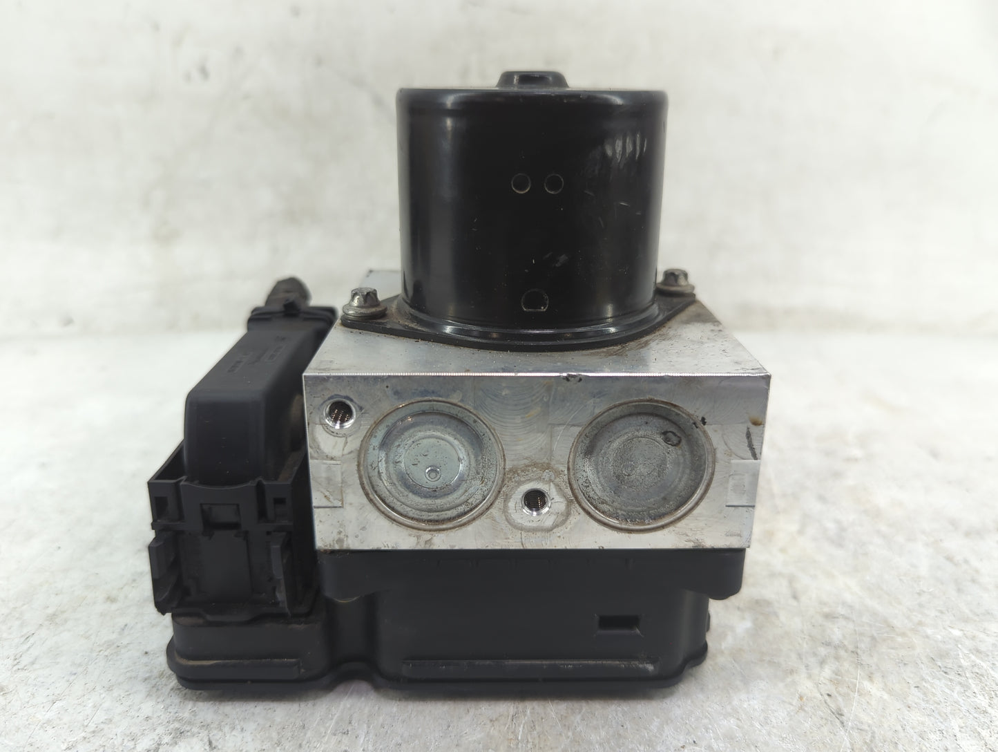 2013-2016 Chevrolet Malibu ABS Pump Control Module Replacement Fits Fits 2012 2013 2014 2015 2016 OEM Used Auto Parts - Oemu