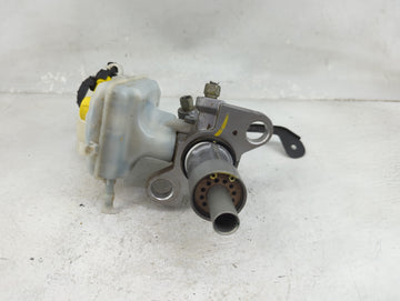 2013-2016 Chevrolet Malibu Brake Master Cylinder 5024862 - Oemusedautoparts1.com