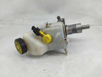 2013-2016 Chevrolet Malibu Brake Master Cylinder 5024862