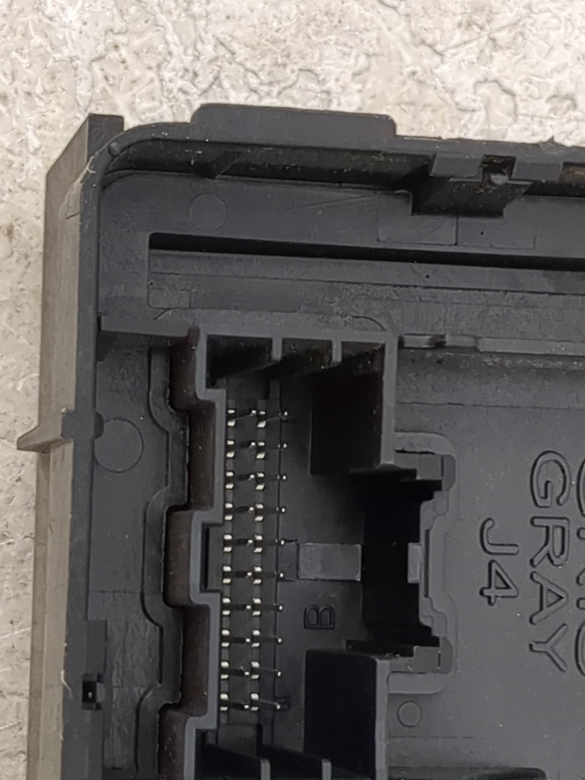 2013-2013 Chevrolet Malibu Communication Control Module 5027921 - Oemusedautoparts1.com