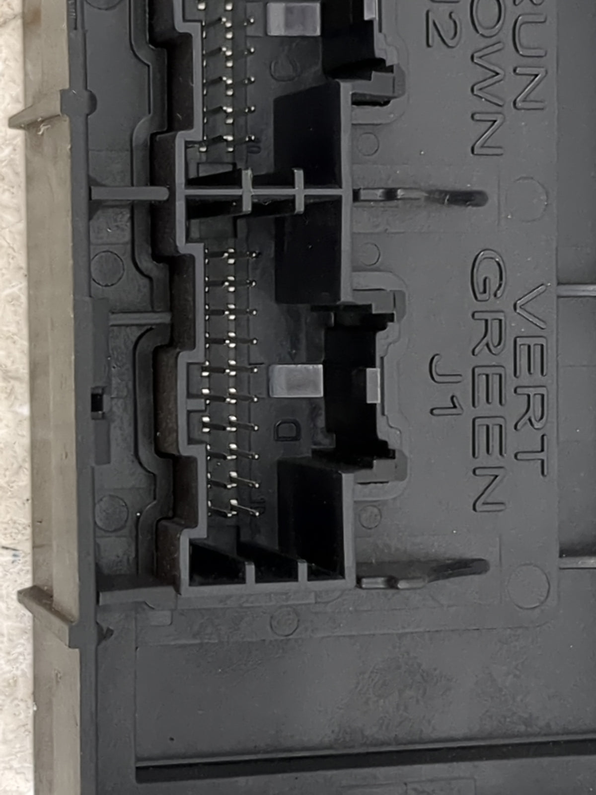 2013-2013 Chevrolet Malibu Communication Control Module 5027921 - Oemusedautoparts1.com