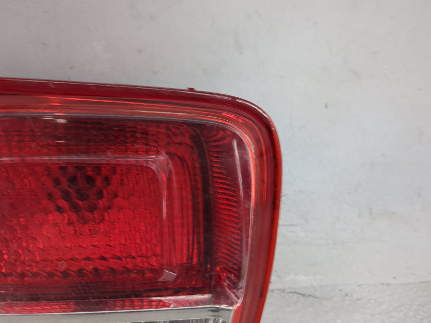 2013-2016 Chevrolet Malibu Driver Left Side Deck Lid Mounted Tail Light 5028001 - Oemusedautoparts1.com