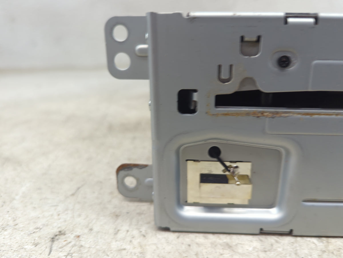 2013 Chevrolet Malibu Radio AM FM Cd Player Receiver Replacement P/N:23140543 OEM Used Auto Parts - Oemusedautoparts1.com