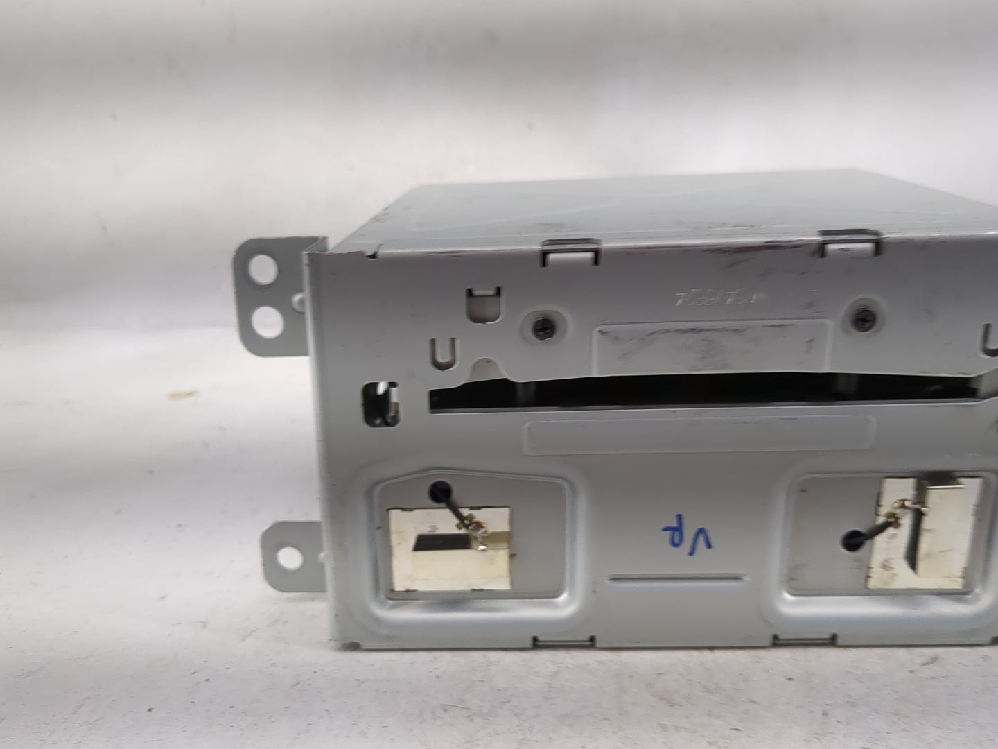 2013 Chevrolet Malibu Radio AM FM Cd Player Receiver Replacement Fits OEM Used Auto Parts - Oemusedautoparts1.com