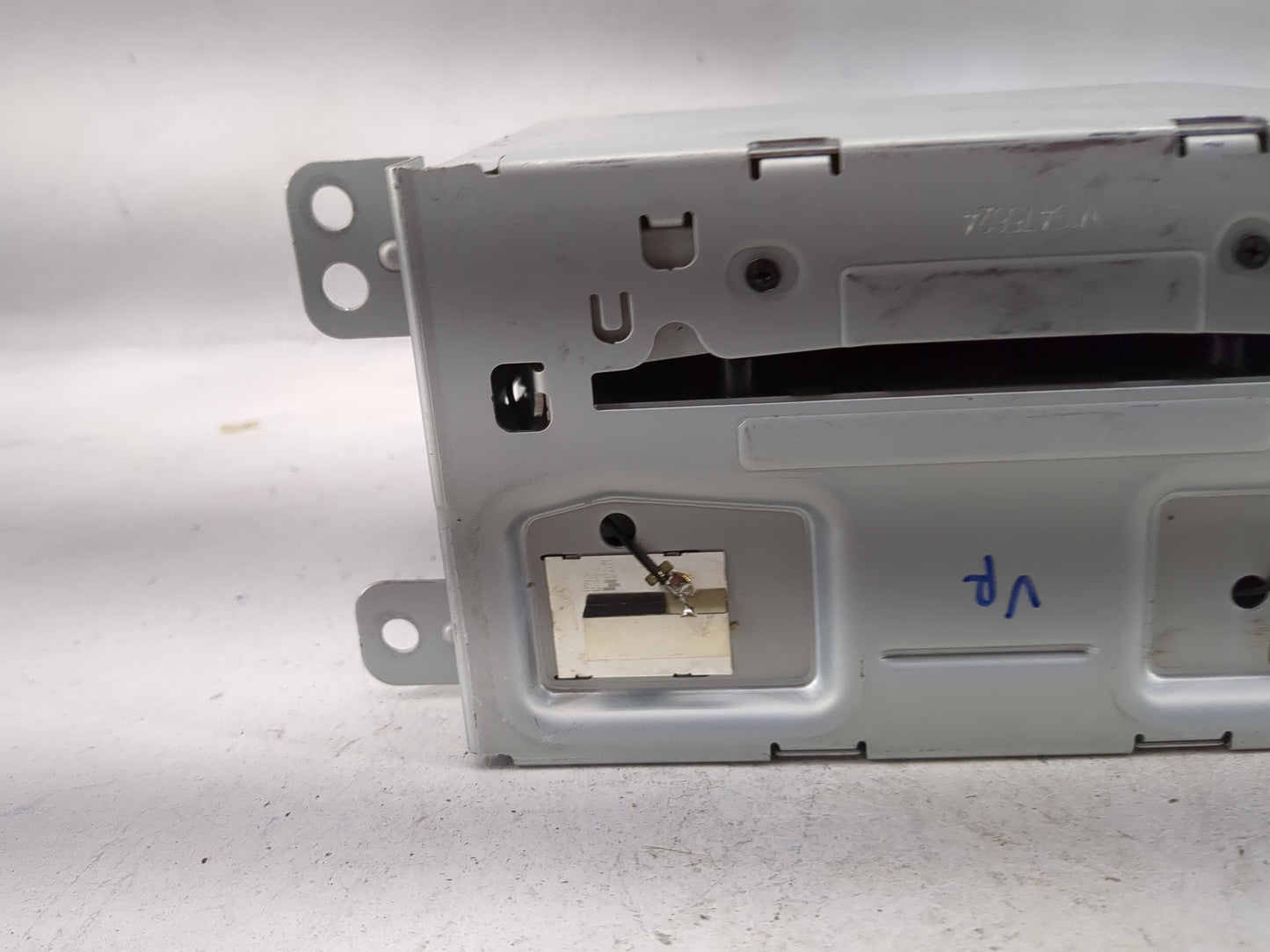 2013 Chevrolet Malibu Radio AM FM Cd Player Receiver Replacement Fits OEM Used Auto Parts - Oemusedautoparts1.com