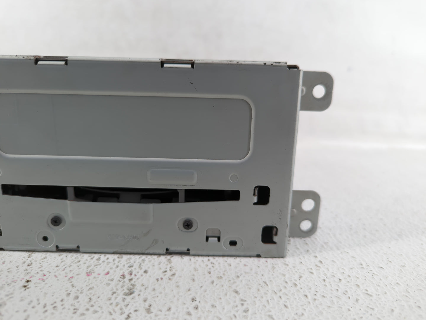 2013 Chevrolet Malibu Radio AM FM Cd Player Receiver Replacement P/N:22880998 22923802 Fits OEM Used Auto Parts - Oemusedaut