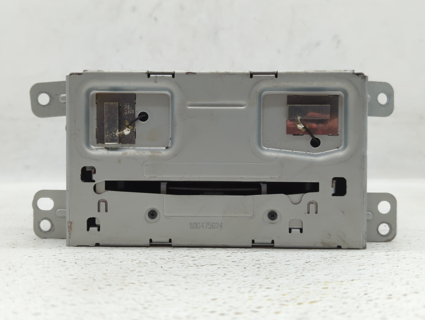 2013-2013 Chevrolet Malibu Am Fm Cd Player Radio Receiver - Oemusedautoparts1.com
