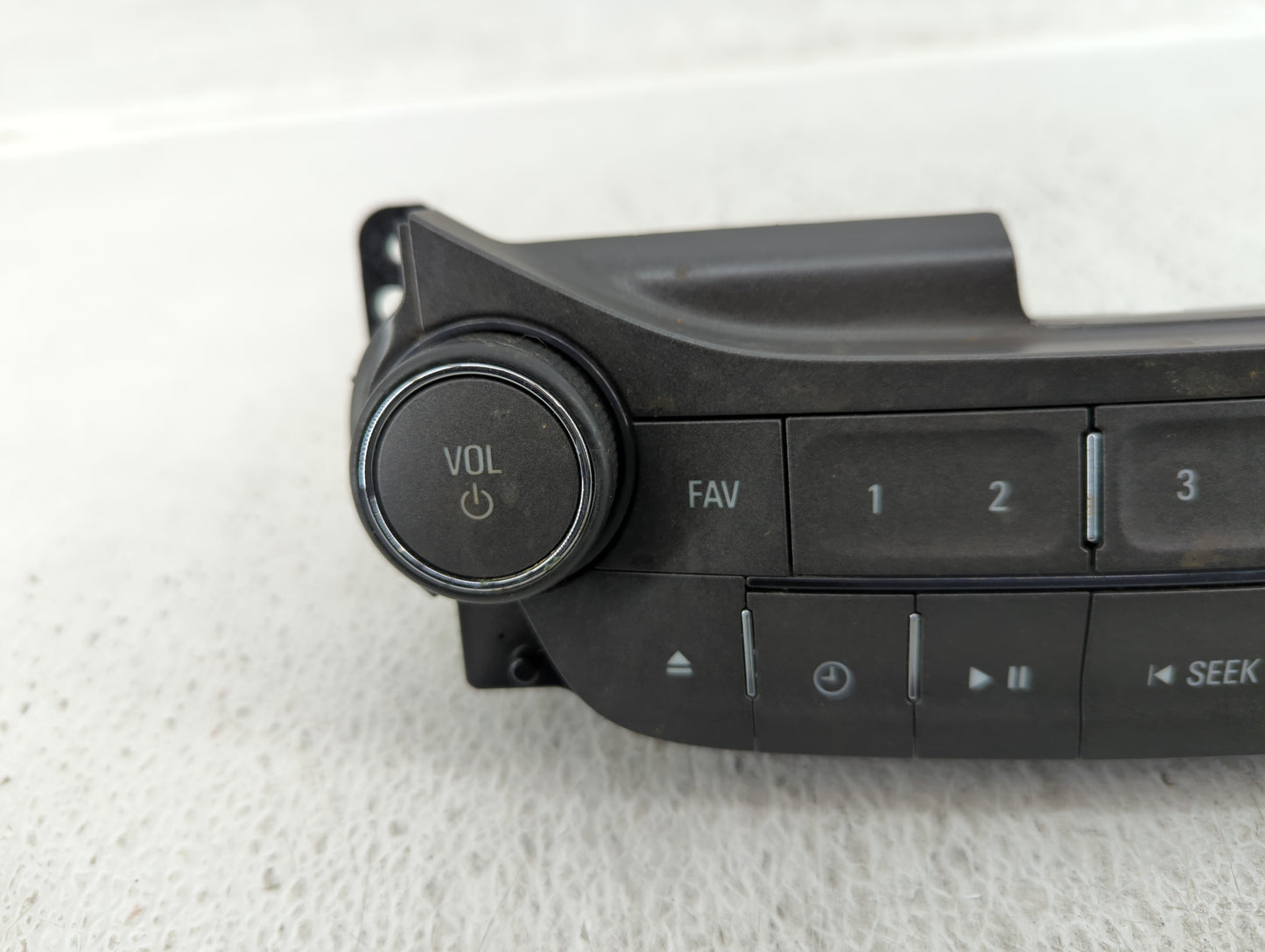 2013-2013 Chevrolet Malibu Radio Control Panel - Oemusedautoparts1.com