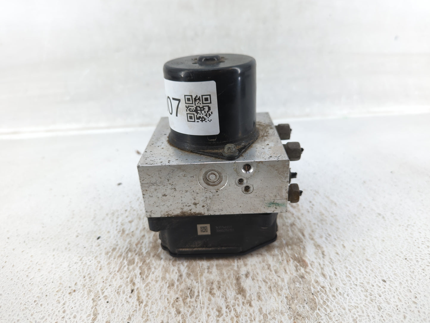 2013-2016 Chevrolet Malibu ABS Pump Control Module Replacement P/N:22971448 Fits Fits 2012 2013 2014 2015 2016 OEM Used Auto