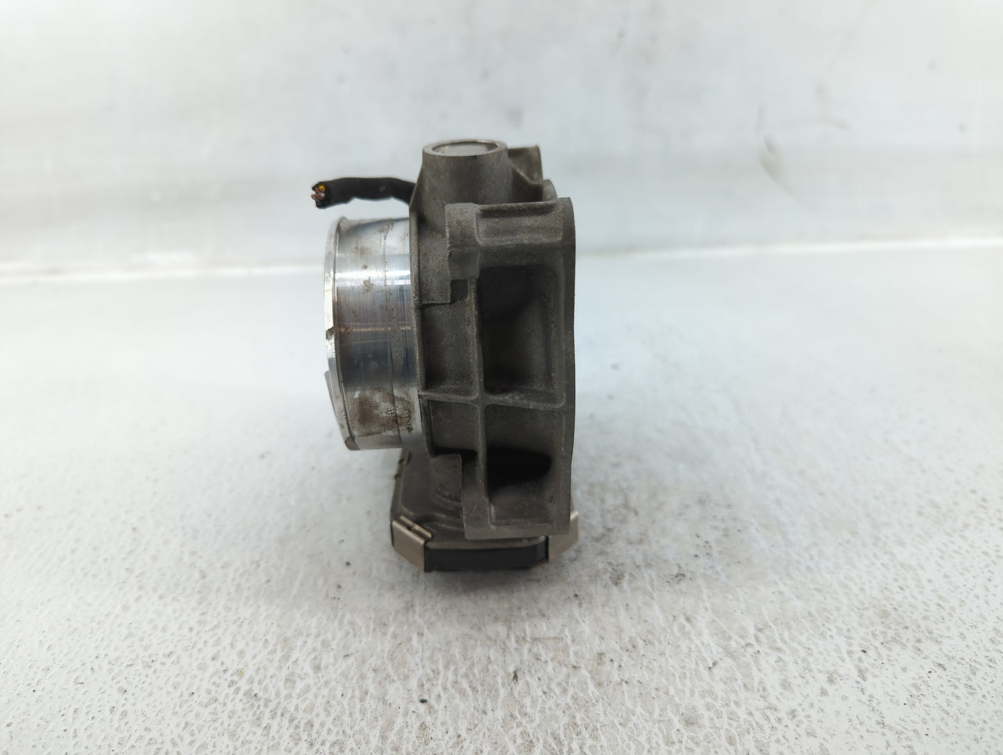 2013-2015 Chevrolet Malibu Throttle Body P/N:12627217DA Fits Fits 2013 2014 2015 2017 2018 2019 2020 OEM Used Auto Parts - O