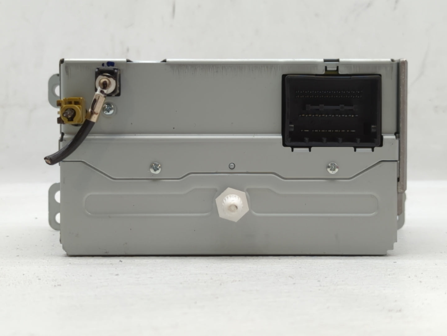 2013 Chevrolet Malibu Radio AM FM Cd Player Receiver Replacement P/N:22923802 Fits OEM Used Auto Parts - Oemusedautoparts1.c