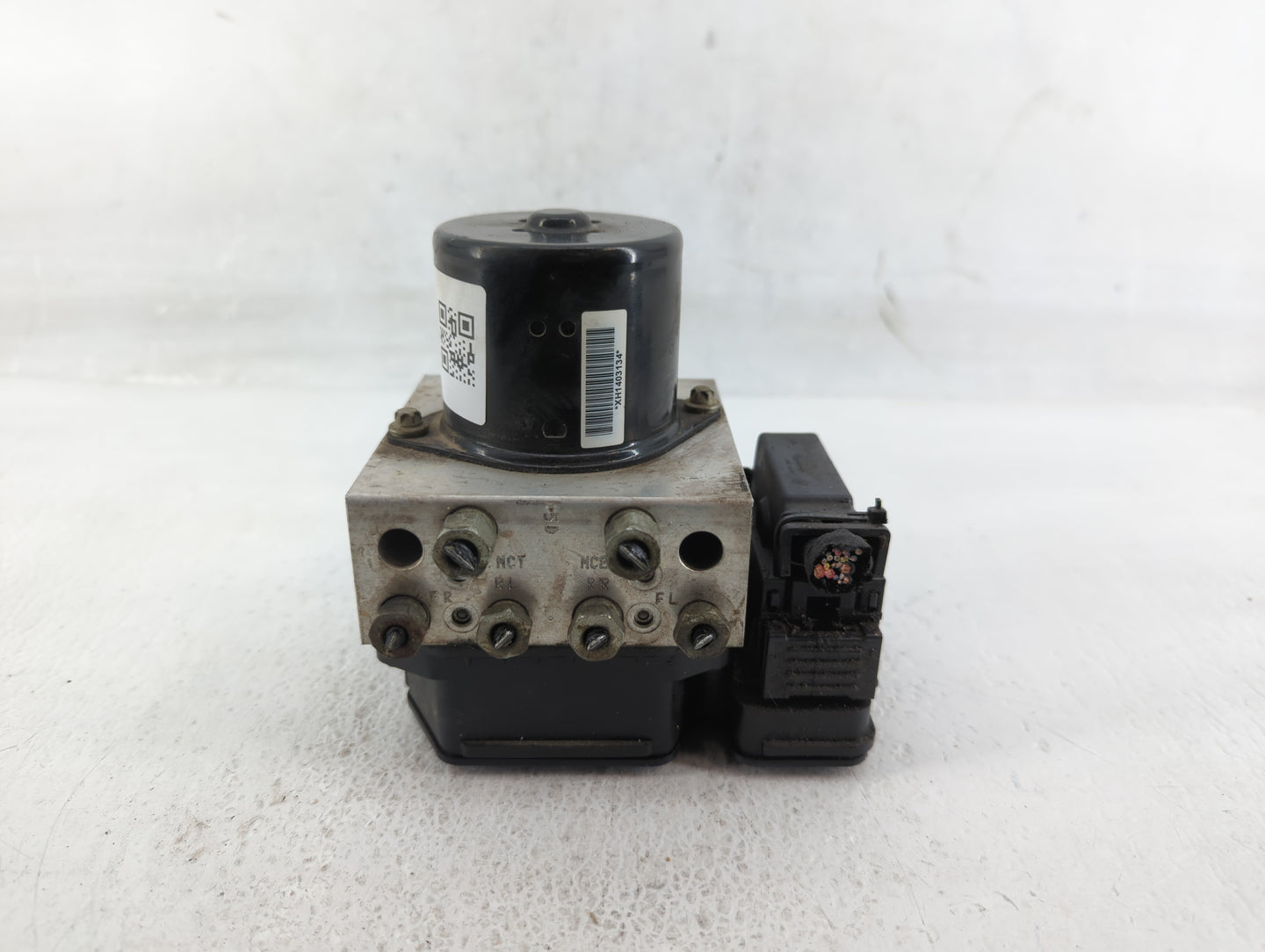 2013-2016 Chevrolet Malibu ABS Pump Control Module Replacement P/N:22971448 22863598 Fits Fits 2012 2013 2014 2015 2016 OEM 