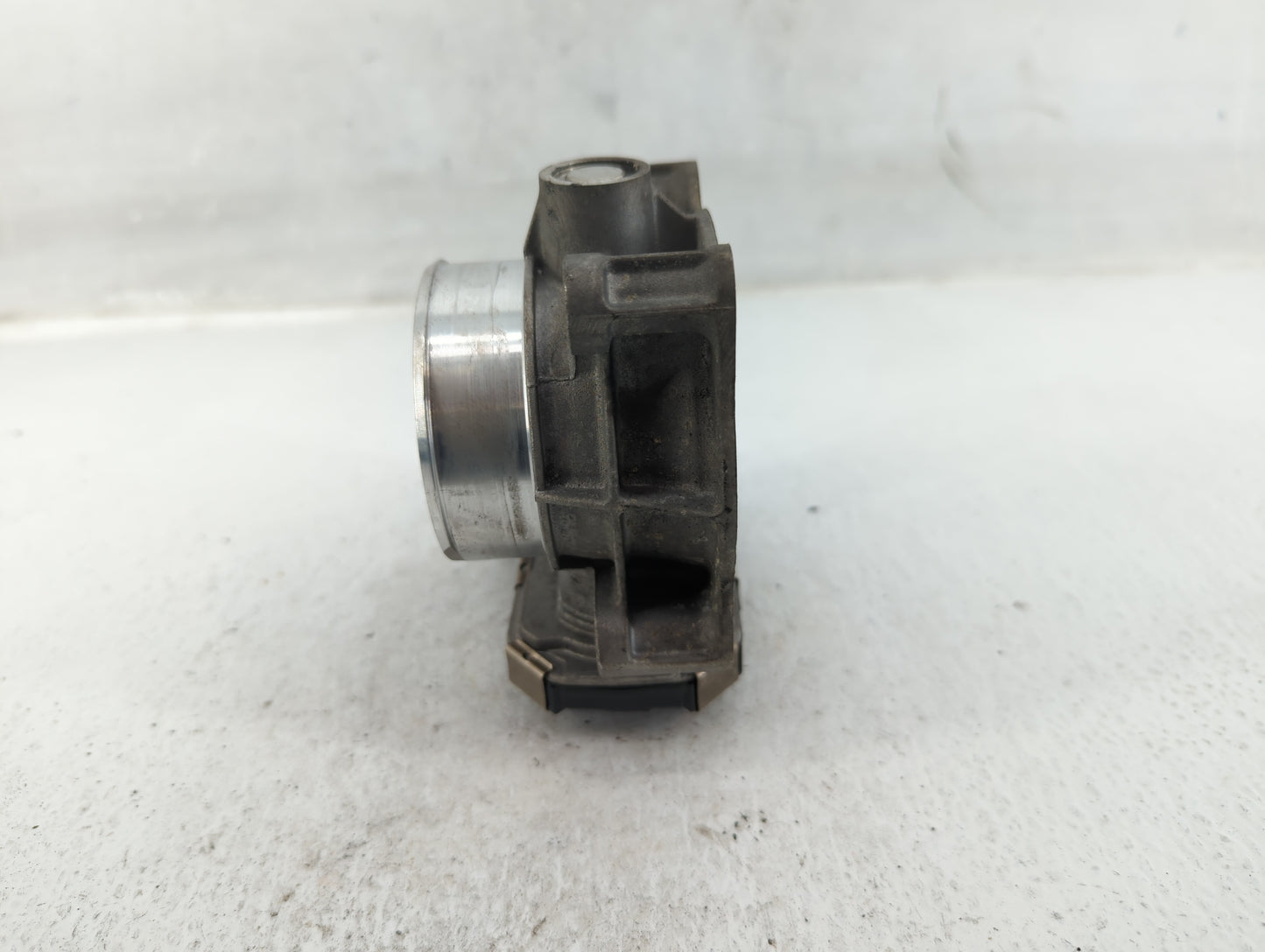 2013-2015 Chevrolet Malibu Throttle Body P/N:12627217DA Fits Fits 2013 2014 2015 2017 2018 2019 2020 OEM Used Auto Parts - O