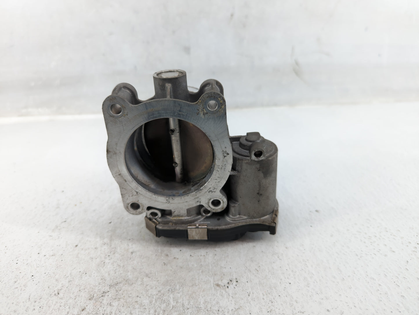 2013-2015 Chevrolet Malibu Throttle Body P/N:12627217DA Fits Fits 2013 2014 2015 2017 2018 2019 2020 OEM Used Auto Parts - O