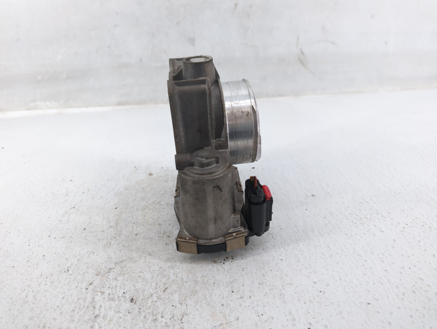 2013-2015 Chevrolet Malibu Throttle Body P/N:12627217DA Fits Fits 2013 2014 2015 2017 2018 2019 2020 OEM Used Auto Parts - O