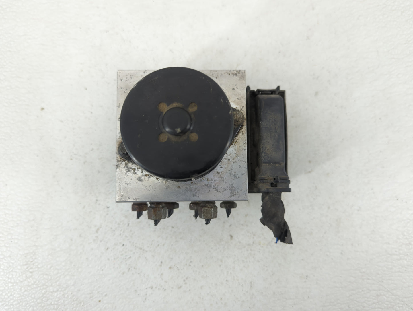 2013-2016 Chevrolet Malibu ABS Pump Control Module Replacement P/N:22971448 Fits Fits 2012 2013 2014 2015 2016 OEM Used Auto