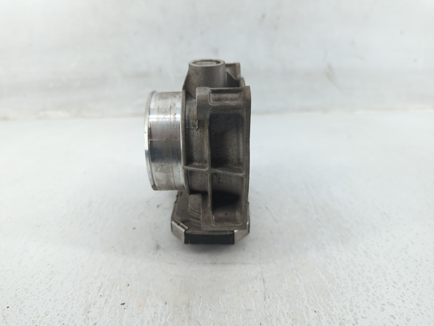 2013-2015 Chevrolet Malibu Throttle Body P/N:12627217DA Fits Fits 2013 2014 2015 2017 2018 2019 2020 OEM Used Auto Parts - O
