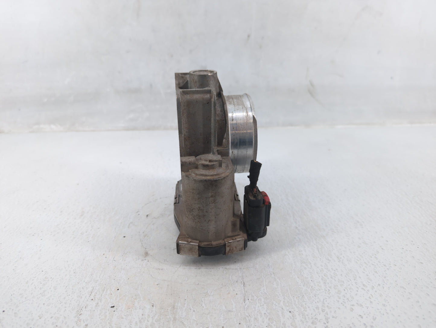 2013-2015 Chevrolet Malibu Throttle Body P/N:12627217DA Fits Fits 2013 2014 2015 2017 2018 2019 2020 OEM Used Auto Parts - O
