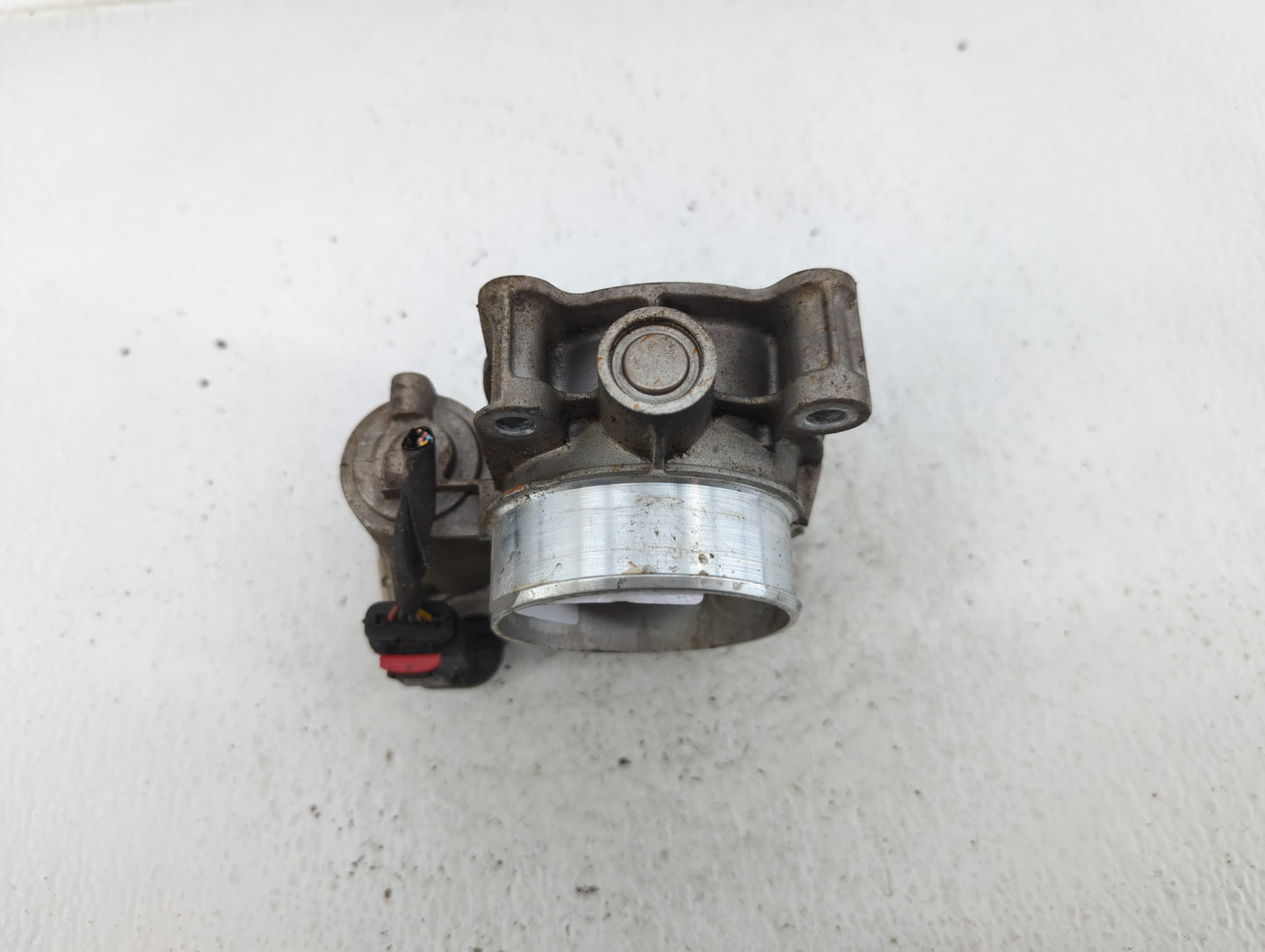 2013-2015 Chevrolet Malibu Throttle Body P/N:12627217DA Fits Fits 2013 2014 2015 2017 2018 2019 2020 OEM Used Auto Parts - O