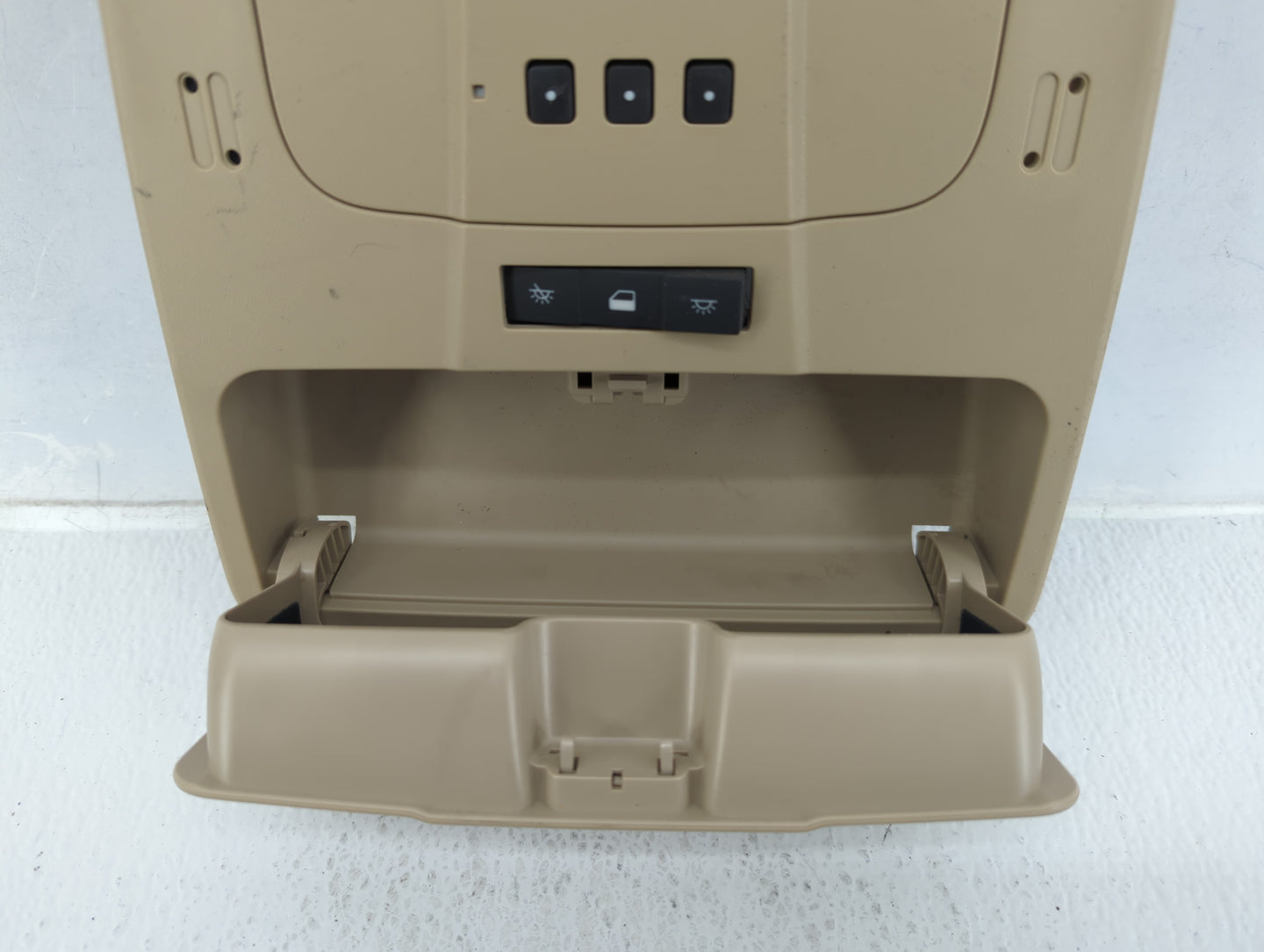 2013-2013 Chevrolet Malibu Overhead Roof Console 585845 - Oemusedautoparts1.com