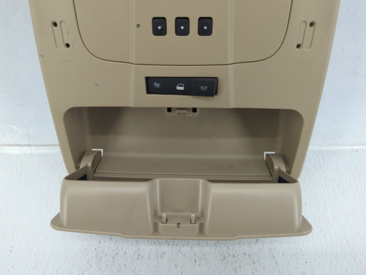 2013-2013 Chevrolet Malibu Overhead Roof Console 585845 - Oemusedautoparts1.com