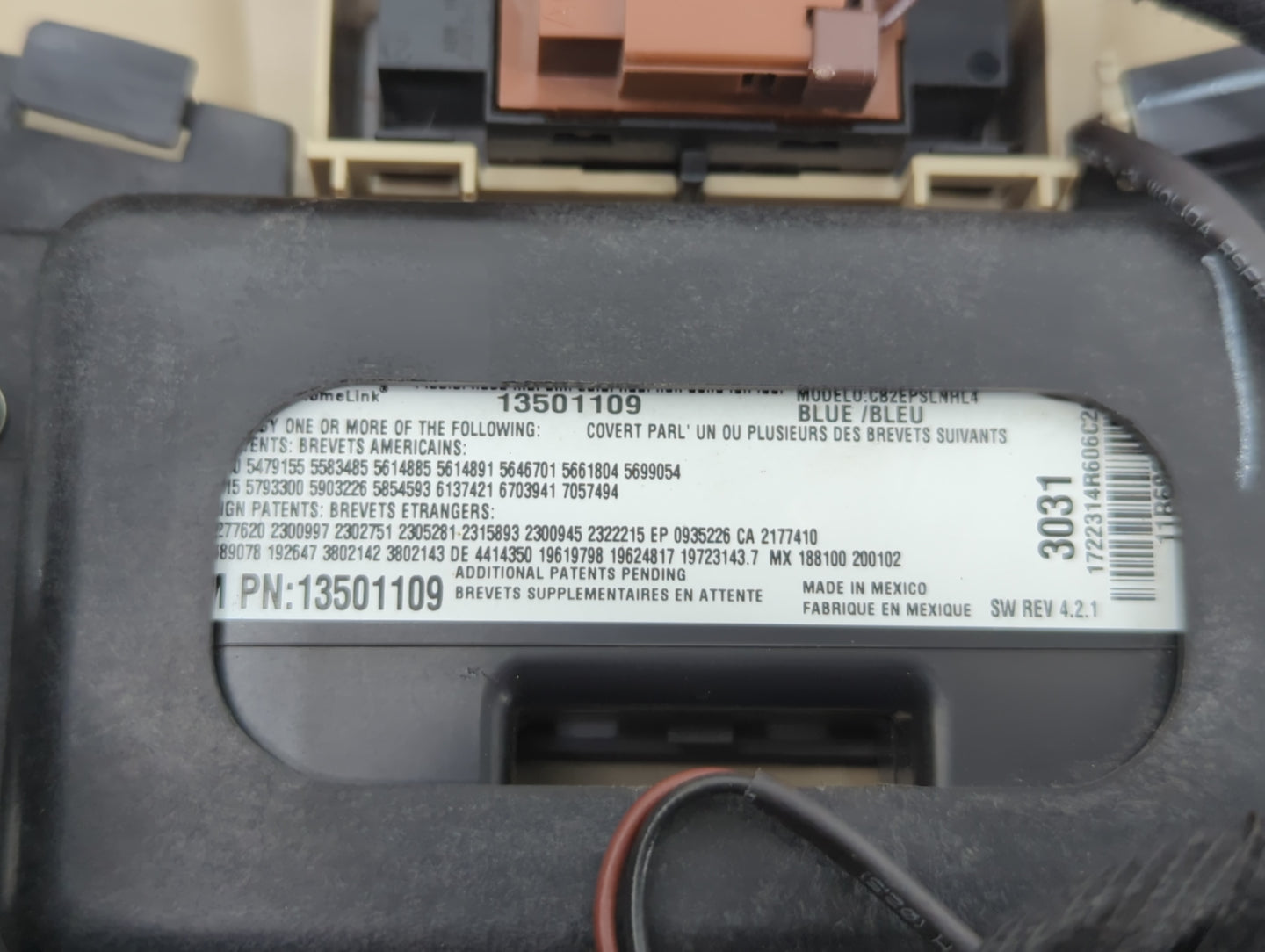 2013-2013 Chevrolet Malibu Overhead Roof Console 585845 - Oemusedautoparts1.com
