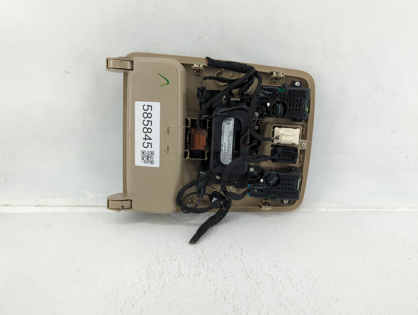 2013-2013 Chevrolet Malibu Overhead Roof Console 585845 - Oemusedautoparts1.com