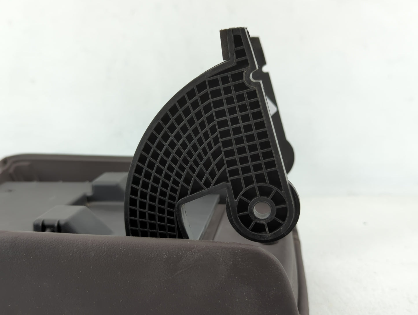 2013 Chevrolet Malibu Center Console Armrest Cover Lid Dark Brown - Oemusedautoparts1.com