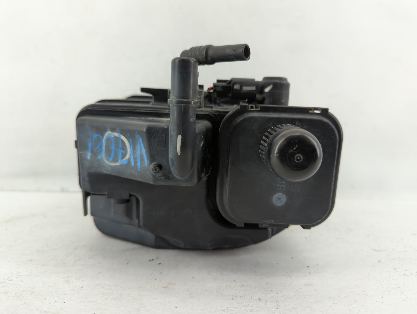 2013 Chevrolet Malibu Fuel Vapor Charcoal Canister - Oemusedautoparts1.com