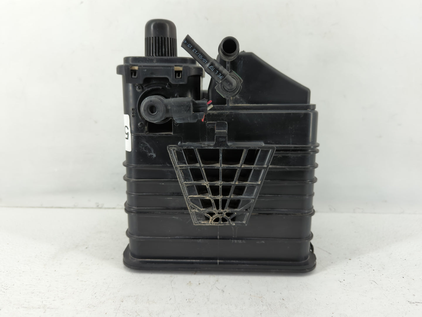 2013 Chevrolet Malibu Fuel Vapor Charcoal Canister - Oemusedautoparts1.com