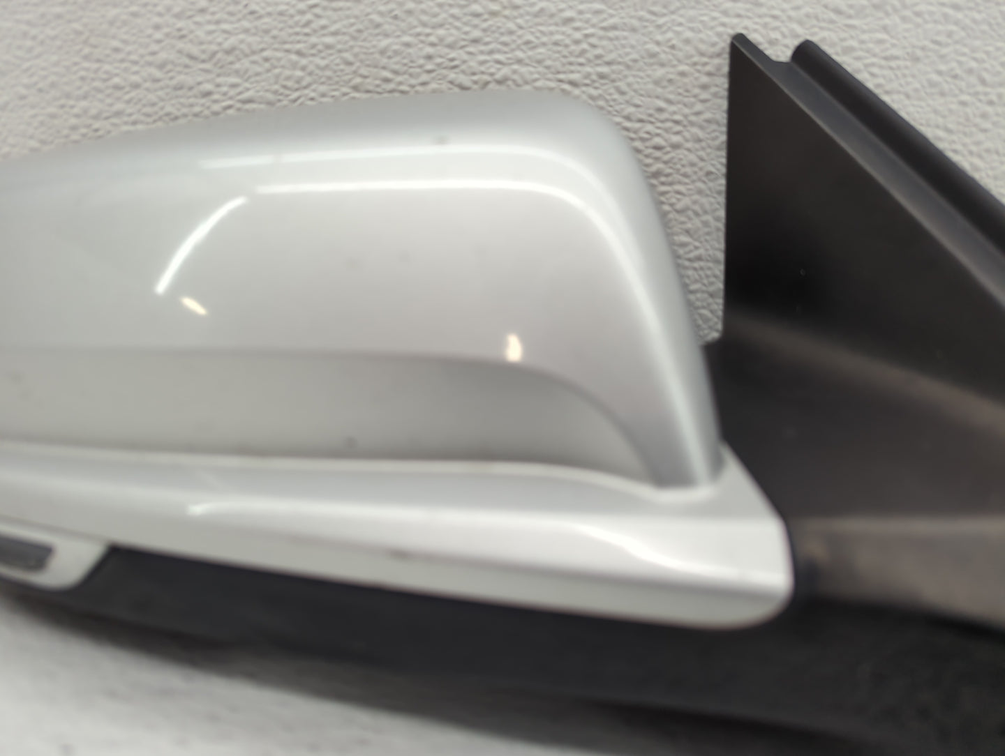 2013 Chevrolet Malibu Passenger Side View Mirror - Right Door Mirror OEM Used - Oemusedautoparts1.com