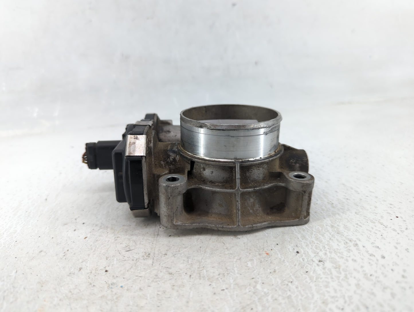2013-2014 Chevrolet Malibu Throttle Body P/N:12632101CA Fits Fits 2012 2013 2014 2015 OEM Used Auto Parts - Oemusedautoparts